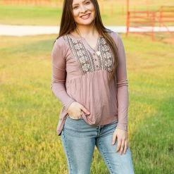 Hem & Thread The Lacey Contrast Top Small