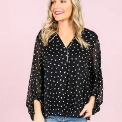 Entro All The Hearts Top