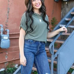 Vine & Love The Bethany Boat Top