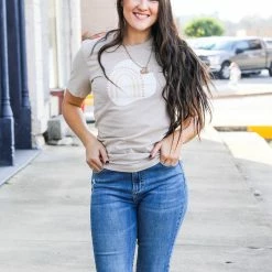 Willow & Grace Avenue Dainty Rainbow Tee