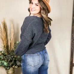 HYFVE The Chill Nights Cropped Cardigan