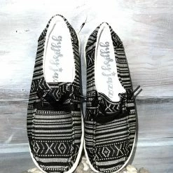 Very G Hey Gal Chaska- Black/White