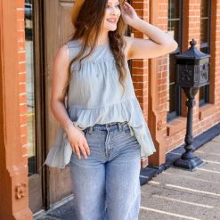 Listicle The Taylor Linen Tank